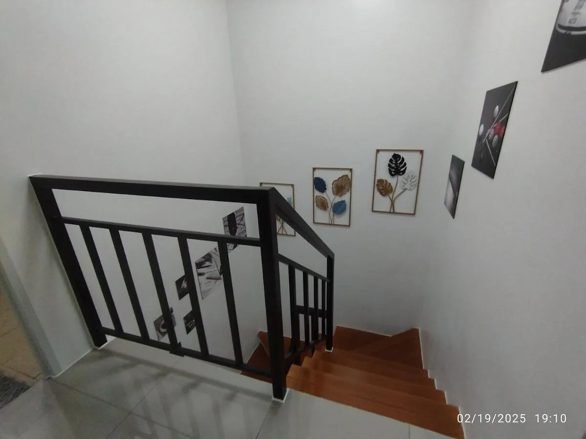 別荘 3Br 2-Storey Home Near Airport ダバオ　シティ