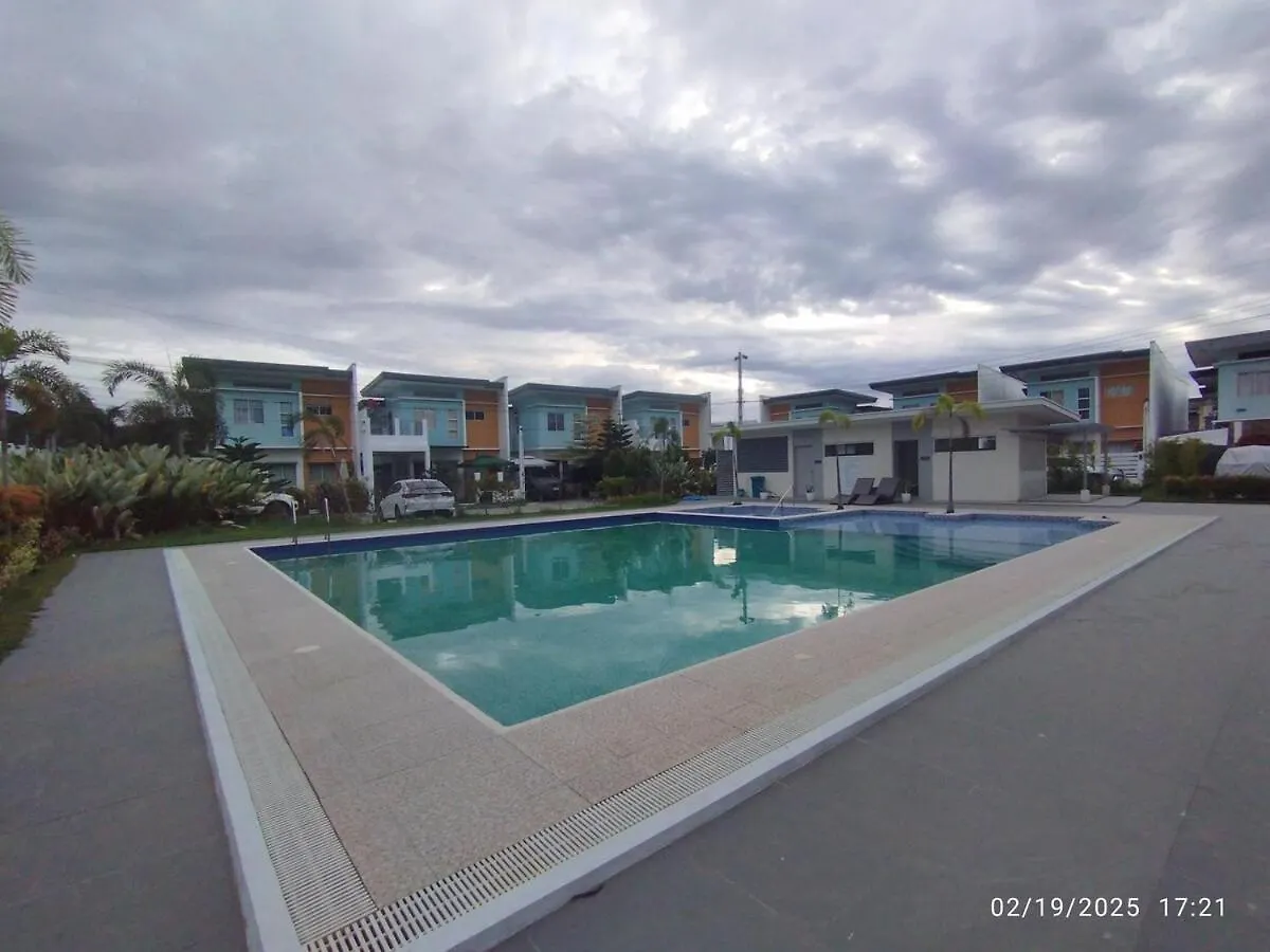 3Br 2-Storey Home Near Airport ダバオ　シティ 0*,
