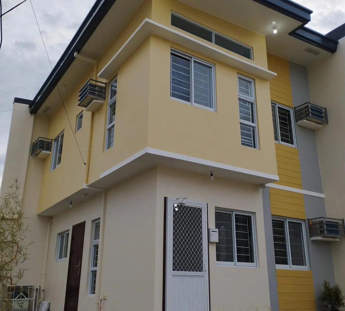 3Br 2-Storey Home Near Airport ダバオ　シティ